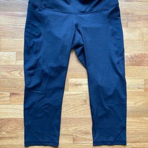 Old Navy Black Crop Leggings W/ Mesh Pockets